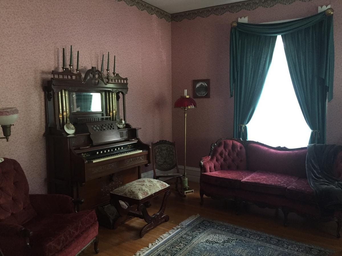 Grand Avenue Bed And Breakfast 迦太基 外观 照片