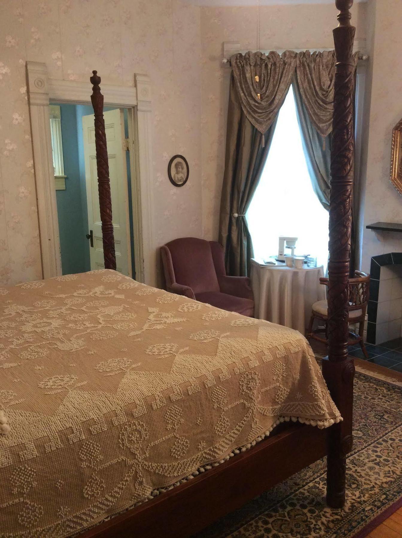 Grand Avenue Bed And Breakfast 迦太基 外观 照片
